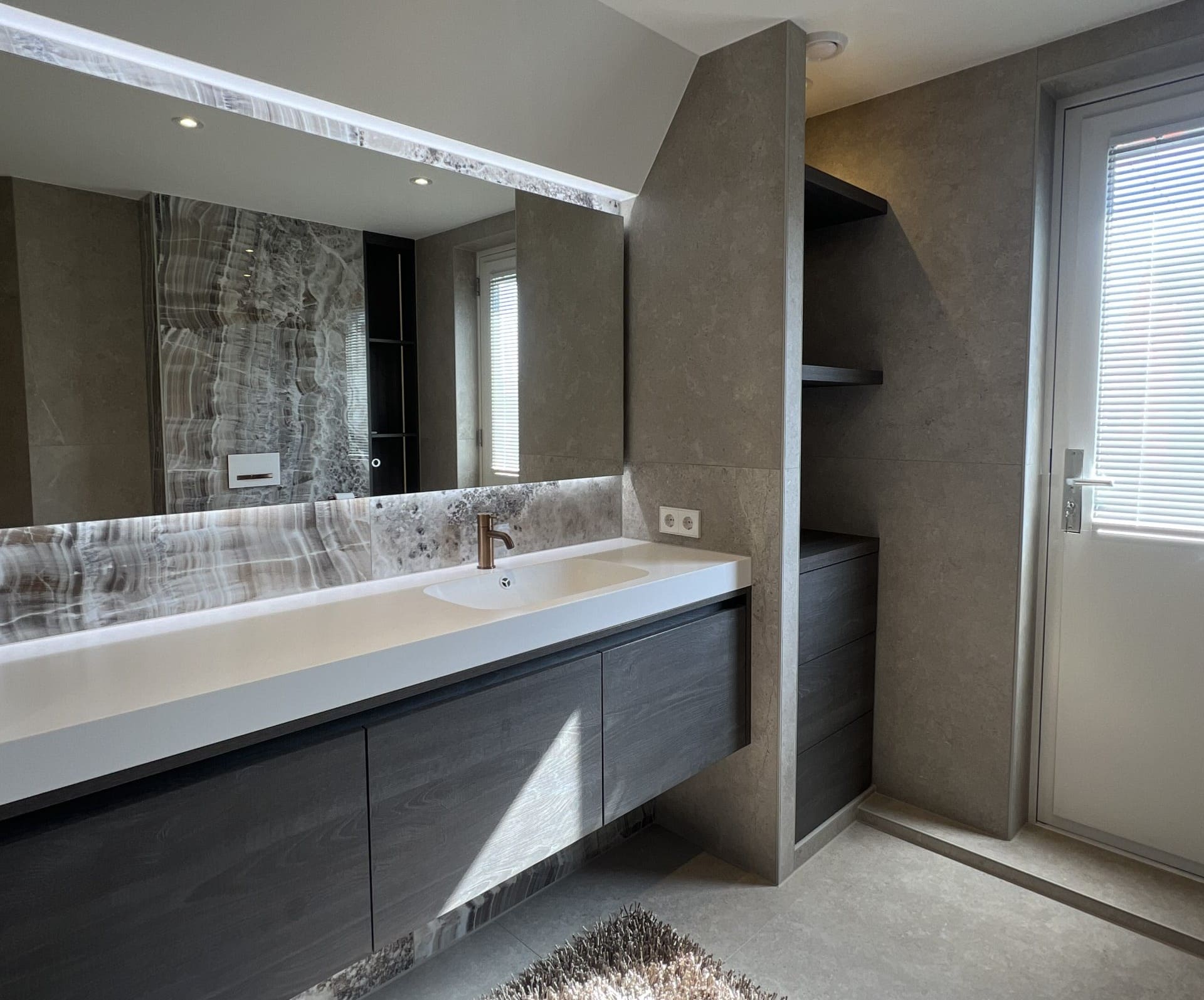 Subtiel marmerlook badkamer