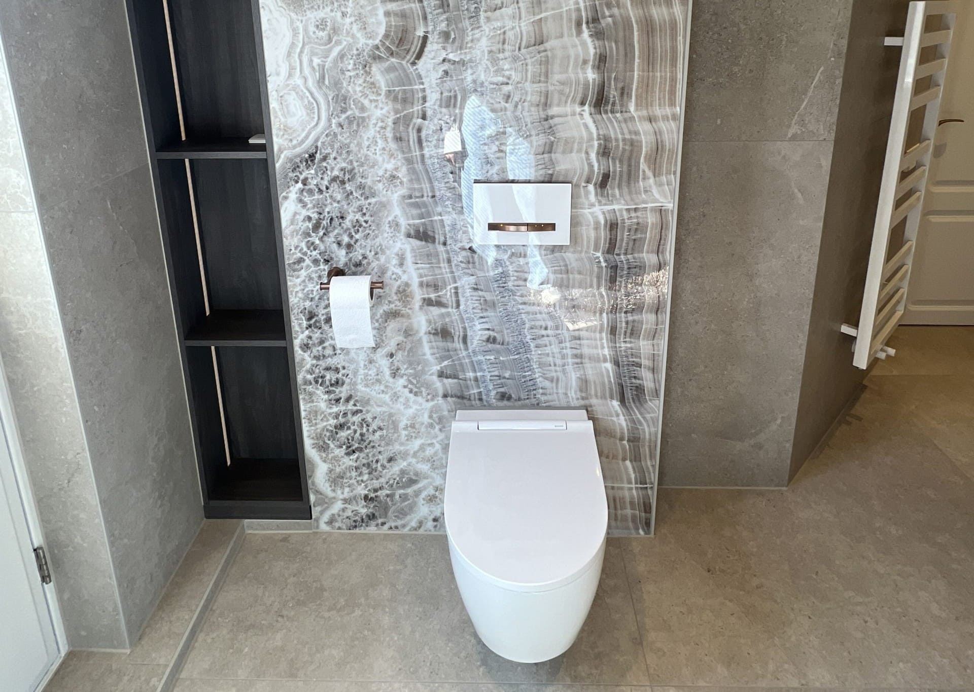 Subtiel marmerlook badkamer