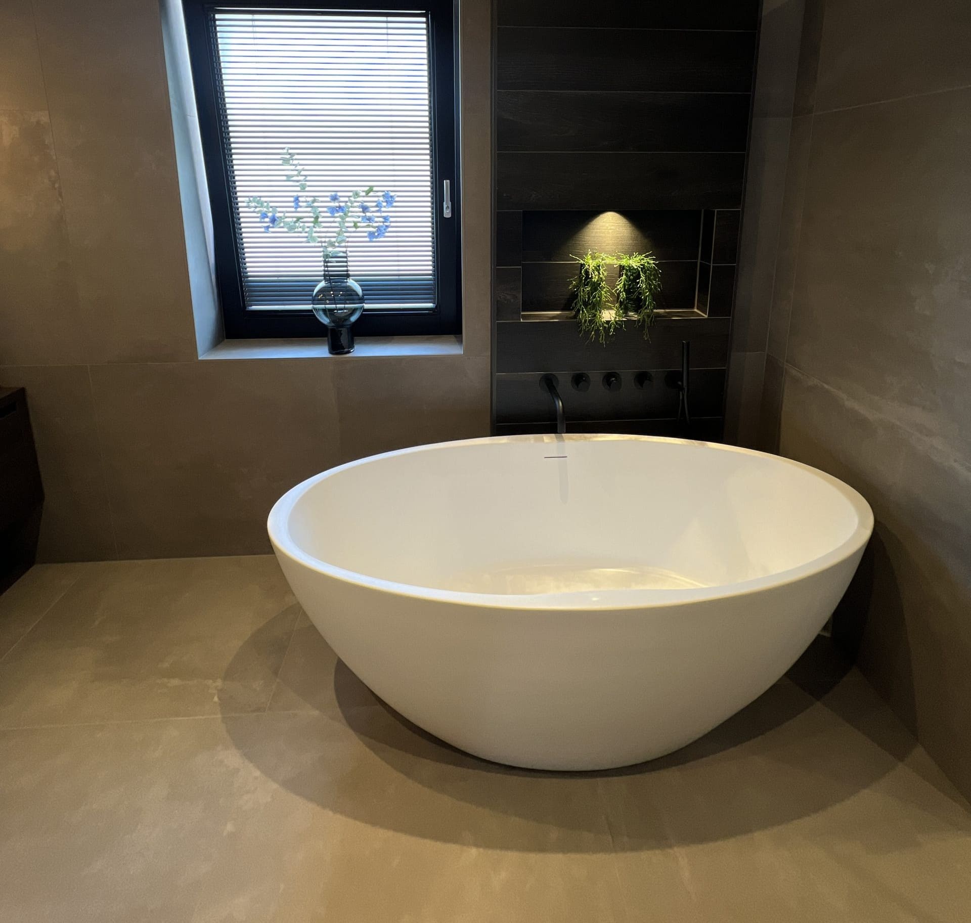 Stoere badkamer: robuuste elegantie en functionele stijl
