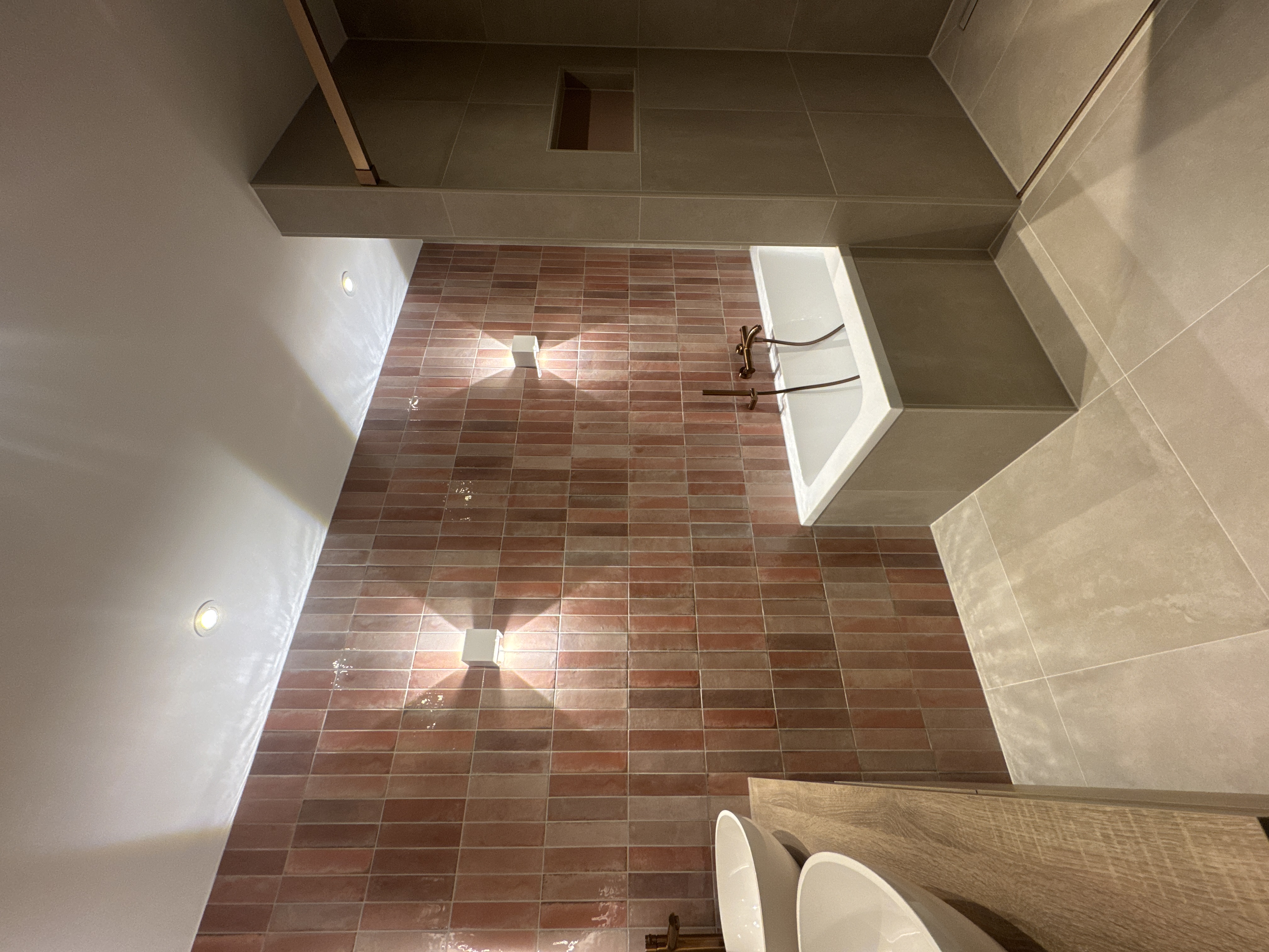 Rosé Wellness Badkamer met Koperen Touch