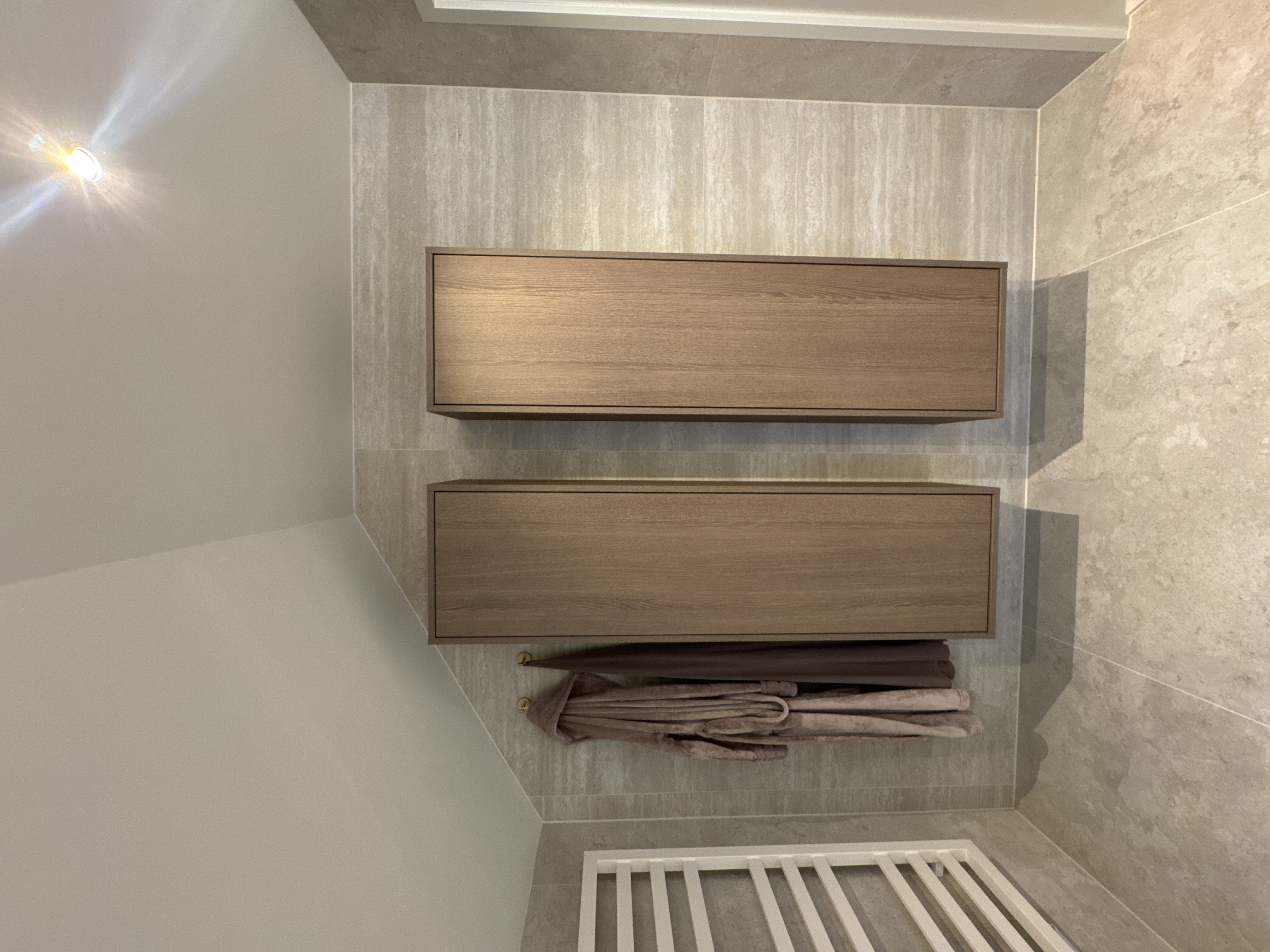 Chique Badkamer met Travertin