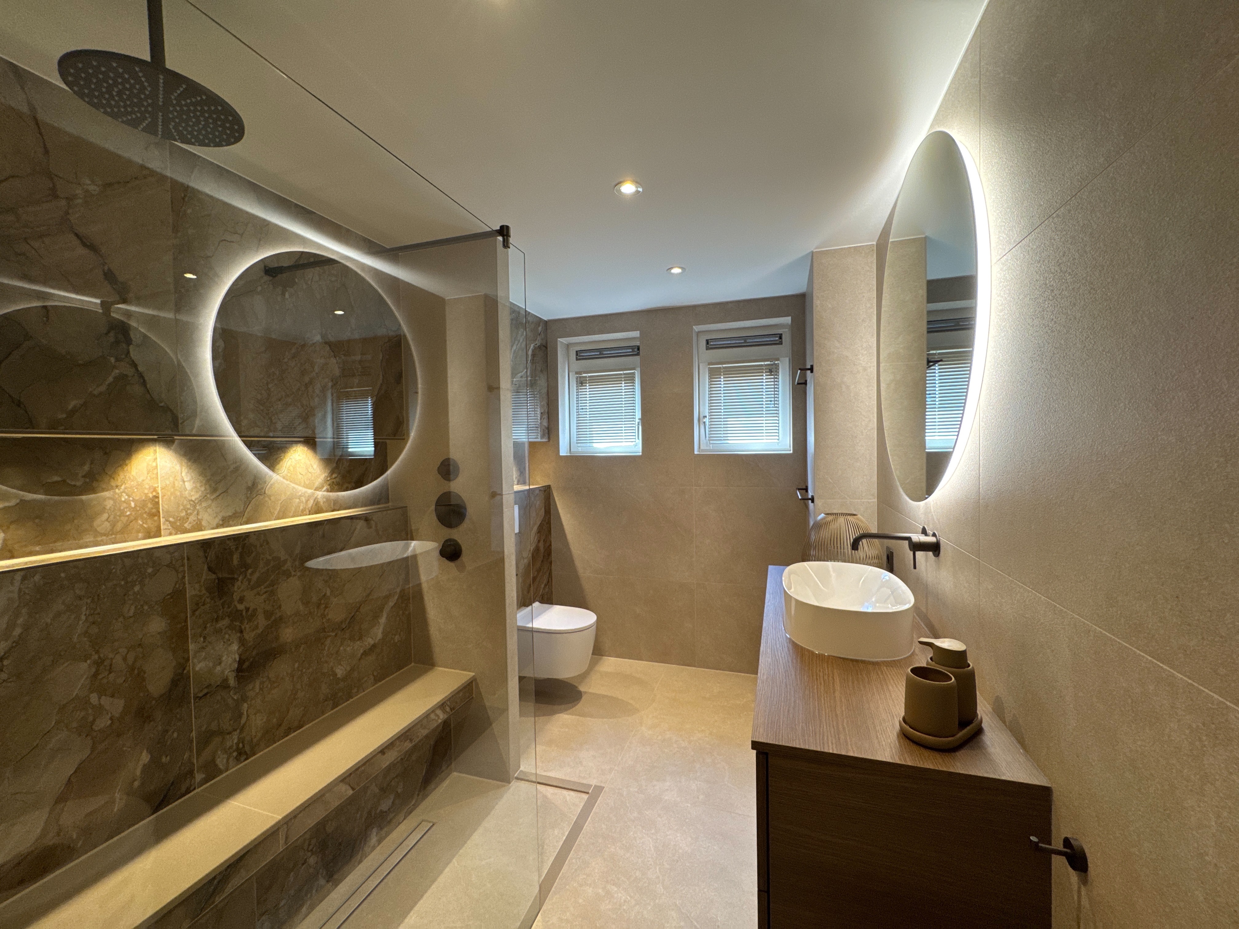 Tijdloze Luxe in Marmerlook en Aardetinten