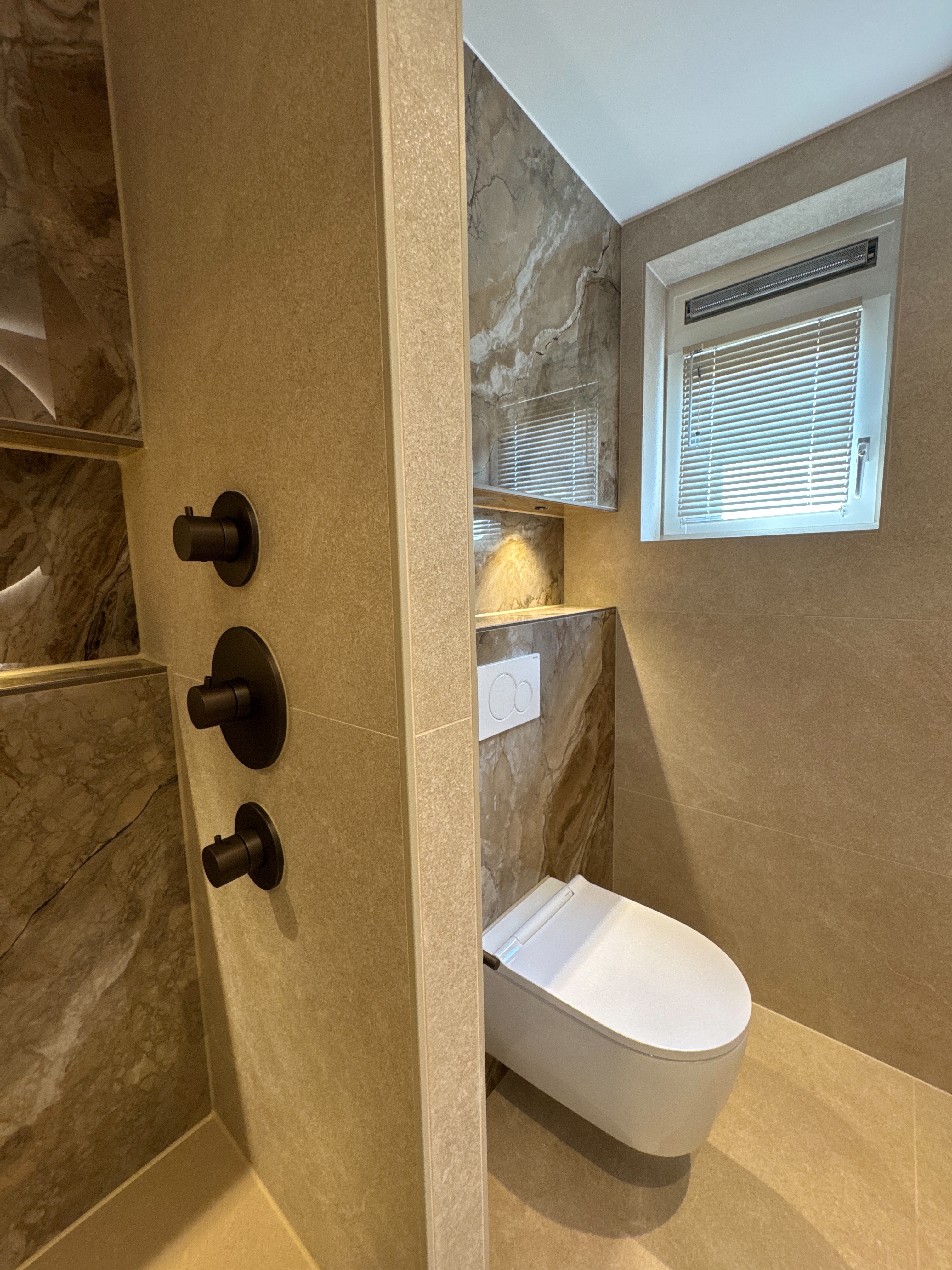 Tijdloze Luxe in Marmerlook en Aardetinten